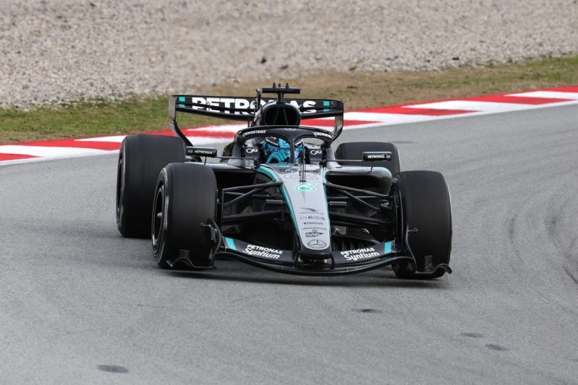 Unveiling the Dark Clouds over Mercedes' F1 2026 Debut
