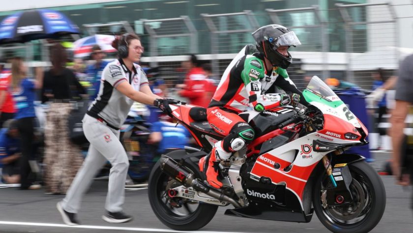 Alex Lowes explains Australian WorldSBK Race 2 crash: &ldquo;I didn&rsquo;t have rear grip&rdquo;