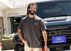 Daniel Ricciardo swaps four wheels for two as F1 star makes thrilling appearance