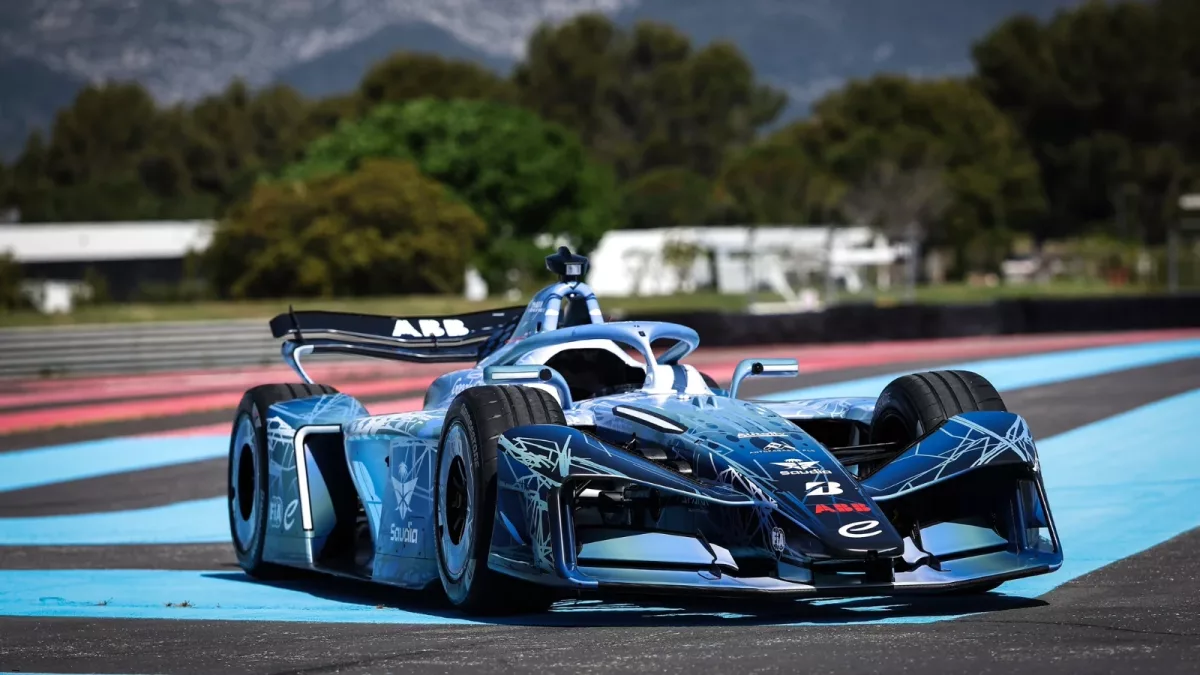 Revolutionizing Racing: Formula E's Impact and Opportunities in the Face of F1 Challenges