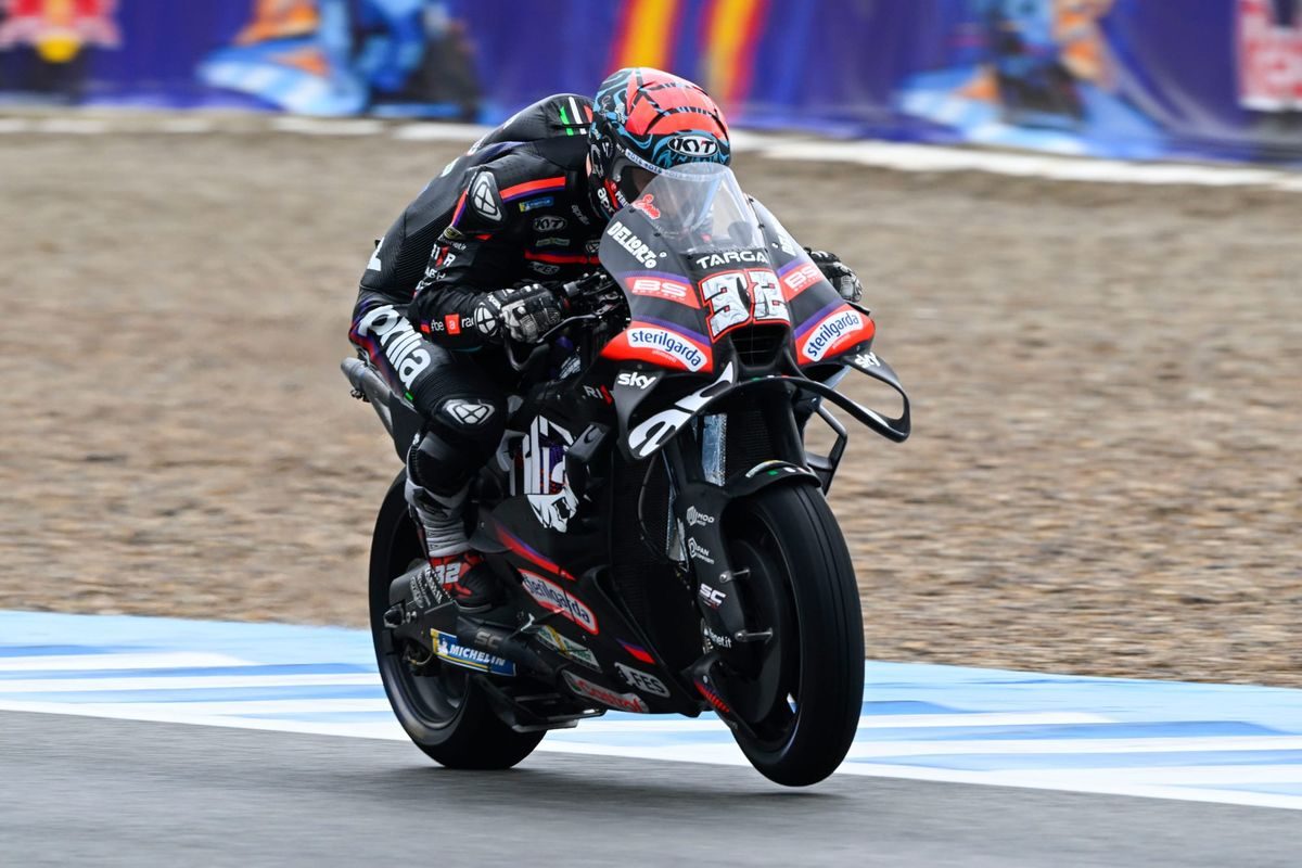 MotoGP bans wildcard entries, keeps tyre pressure rule