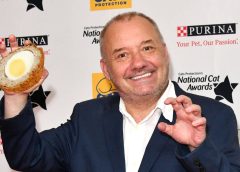 The Unveiling of a Racing Legend: F1 Champion Opens Up About Bob Mortimer and the Infamous Scotch Egg Tale