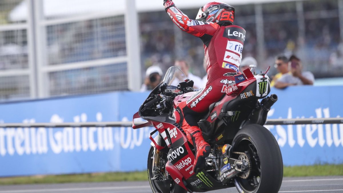 Revving up for Glory: Giacomo Agostini Ignites the 2026 MotoGP Championship Race at the Spanish GP