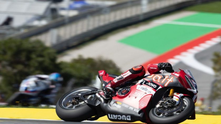 Thrilling Start to 2026 Dutch WorldSBK: Nicolo Bulega Leads with BMWs Facing Early Challenges