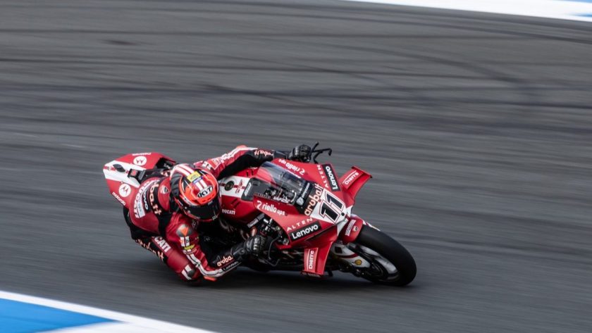 2026 Dutch WorldSBK Superpole Race LIVE: Nicolo Bulega closing in on history