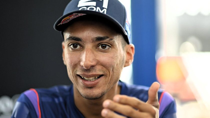 Razgatlioglu's MotoGP Dilemma: Trusting Dovizioso Amidst Challenging Advice