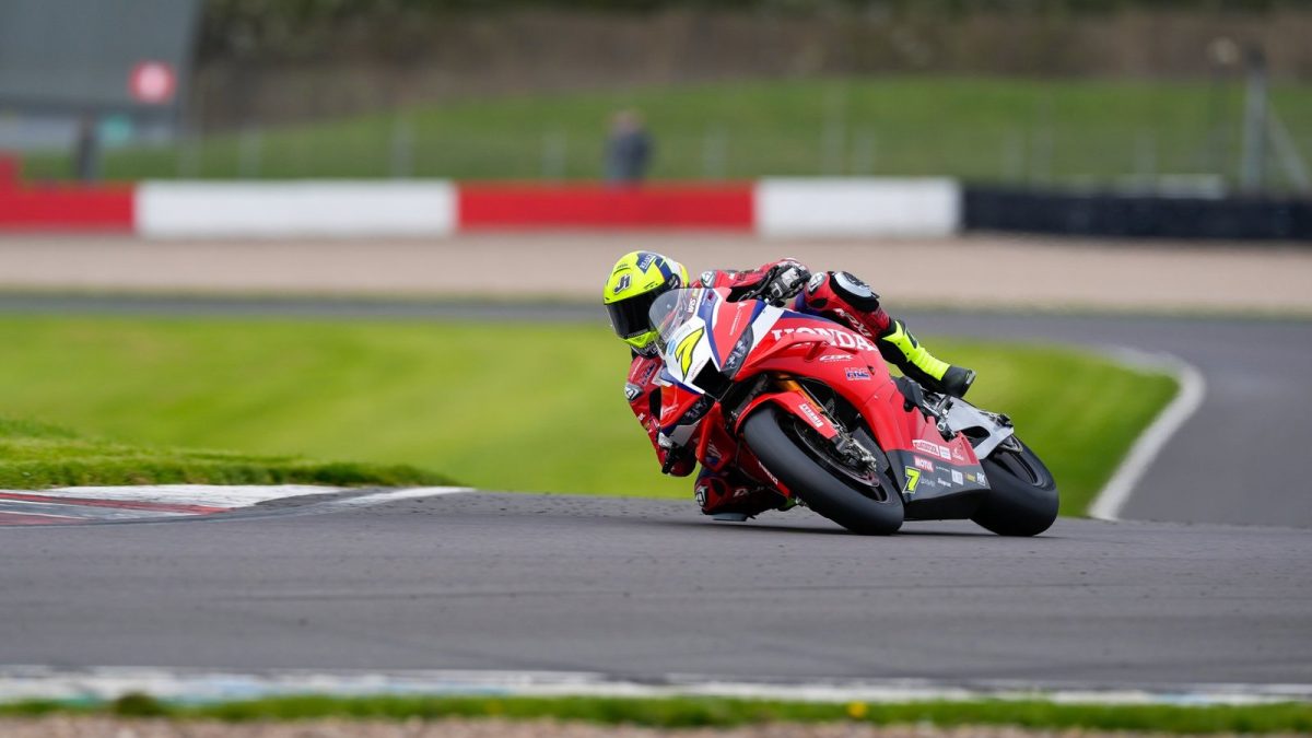 Ryan Vickers makes “big steps” after “tough” start to Donington BSB test