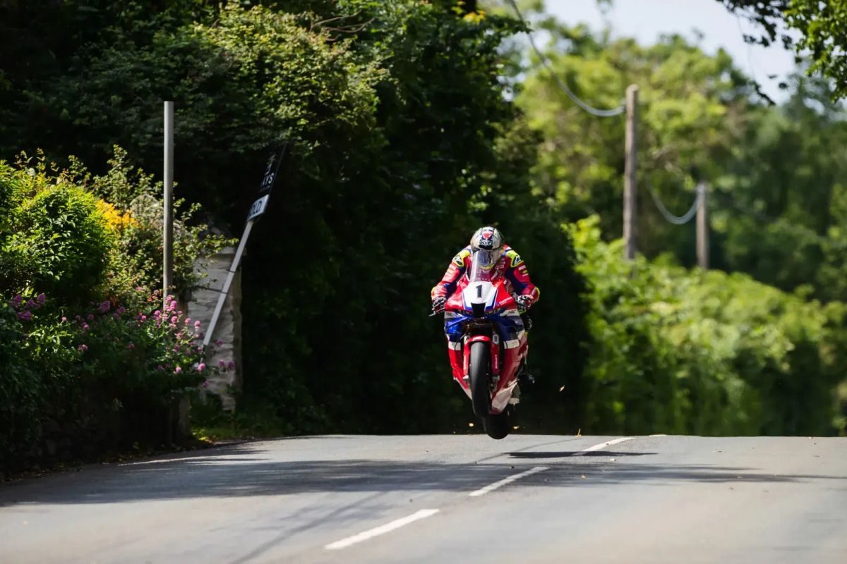 Unveiling the Elite Roster: Isle of Man TT 2026 Seeded Riders and Class Lineup