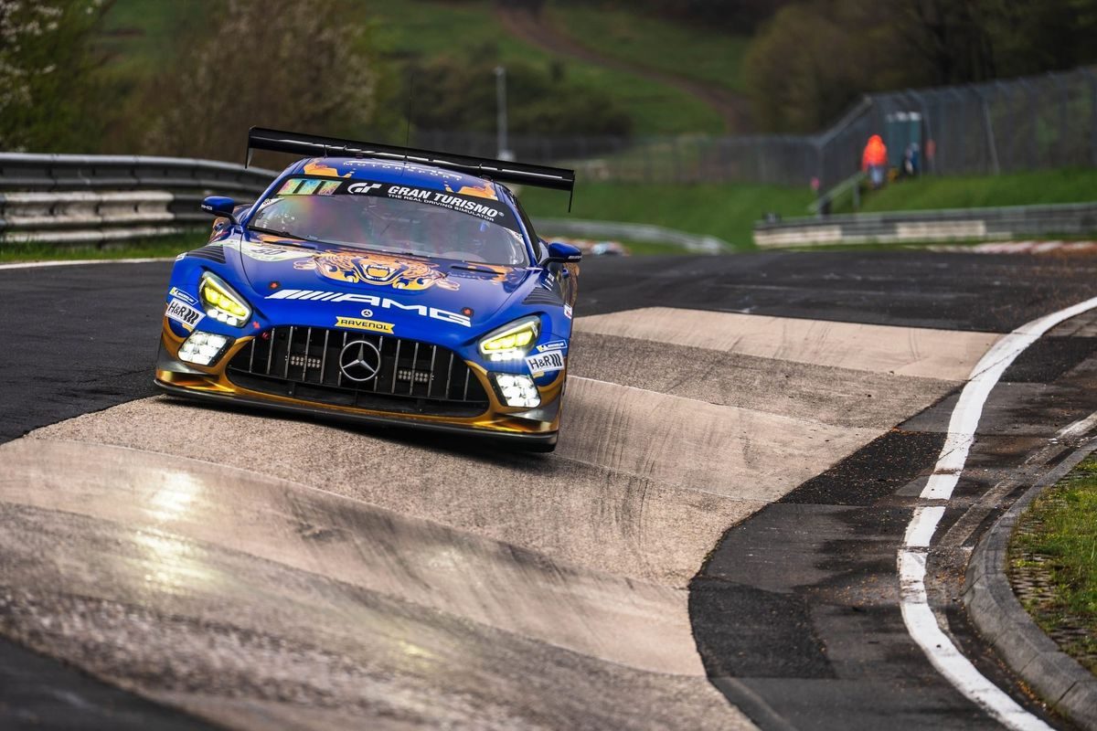 Thrilling Race Action Unfolds: Highlights from the Nurburgring 24 Hours Qualifying