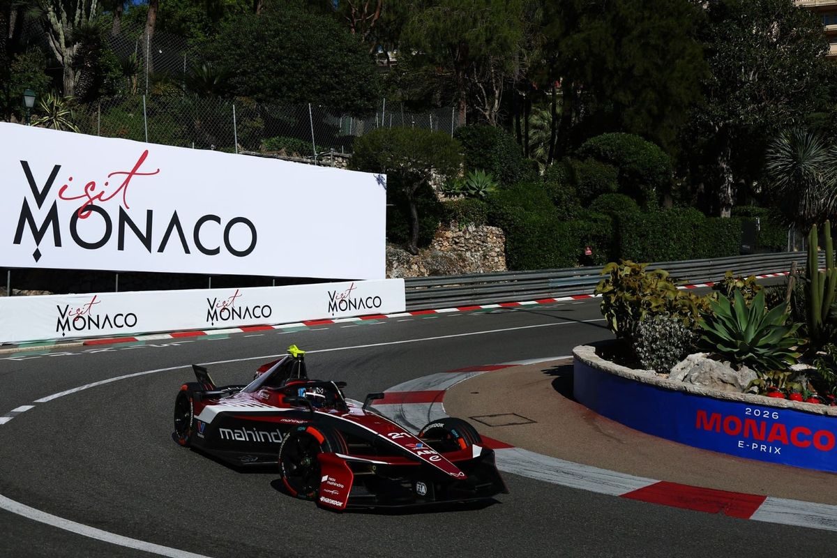 First Formula E win in years for De Vries and Mahindra