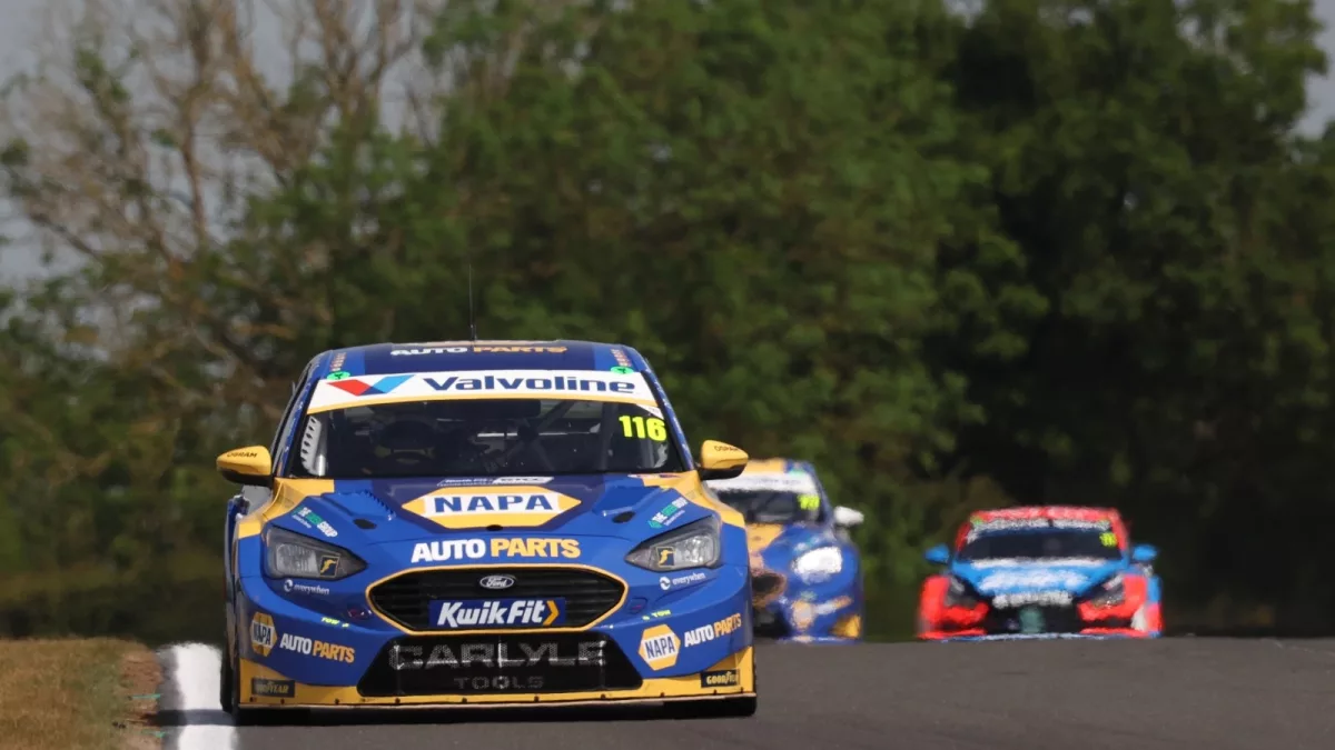Masterful Performance: Ash Sutton Dominates BTCC Round 8 at Snetterton
