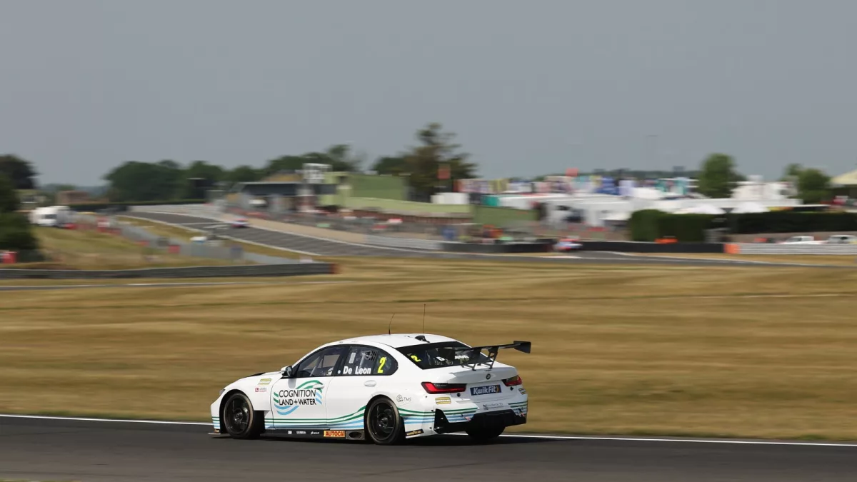 Daryl De Leon Scores Spectacular Double-Podium Finish at Snetterton Race 1 in WSR