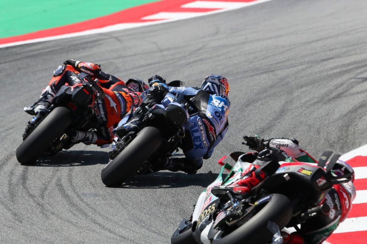 Marquez Dominates Barcelona MotoGP Sprint, Martin Suffers Another Heartbreaking Crash
