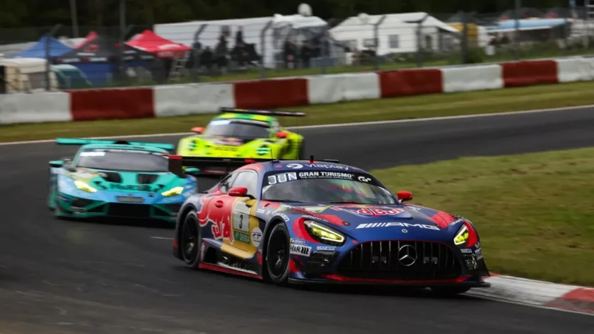 Verstappen leads at four-hour mark in Nurburgring 24