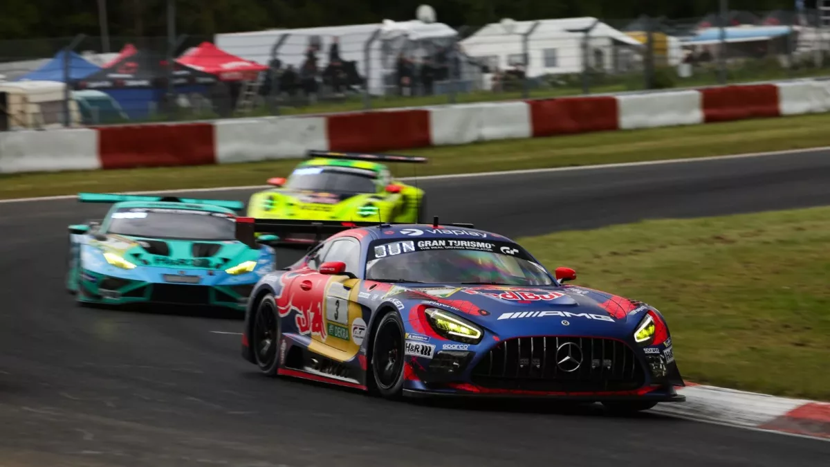 Verstappen leads at four-hour mark in Nurburgring 24