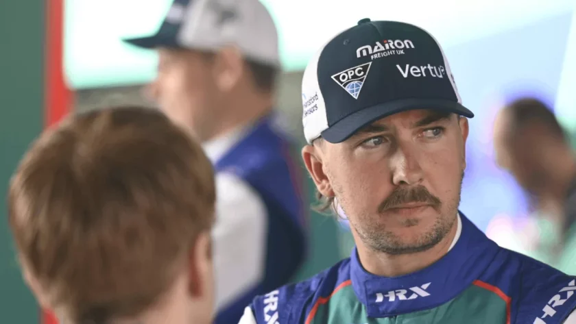 Tom Ingram Thrust into Action: Navigating the Unpredictable BTCC Brands Hatch Race 1