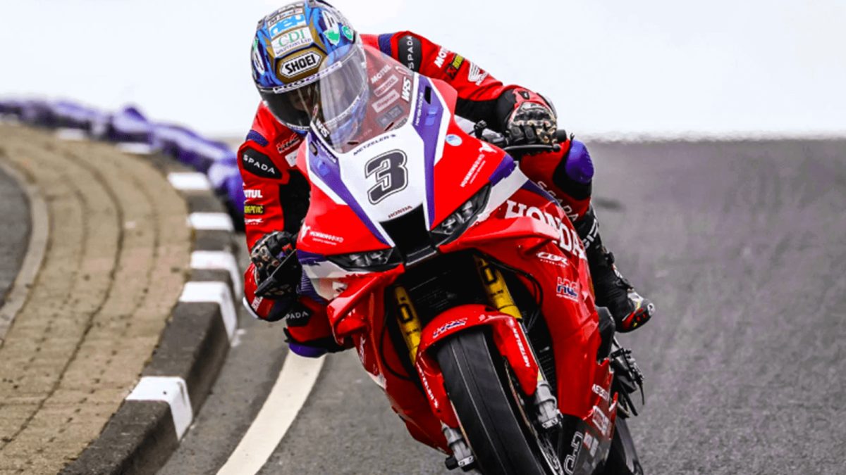 Glenn Irwin sets blistering pace in thrilling 2026 North West 200 Superbike practice session