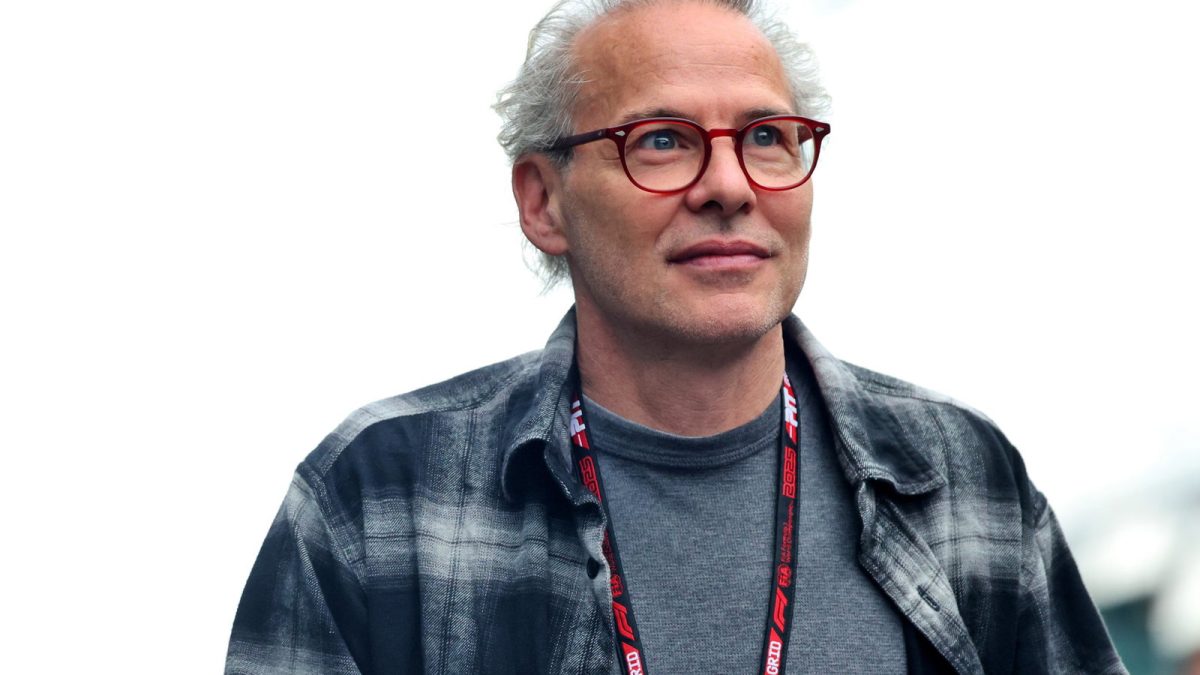 Former F1 Champion Jacques Villeneuve Makes Thrilling Comeback in Paddock Racing!