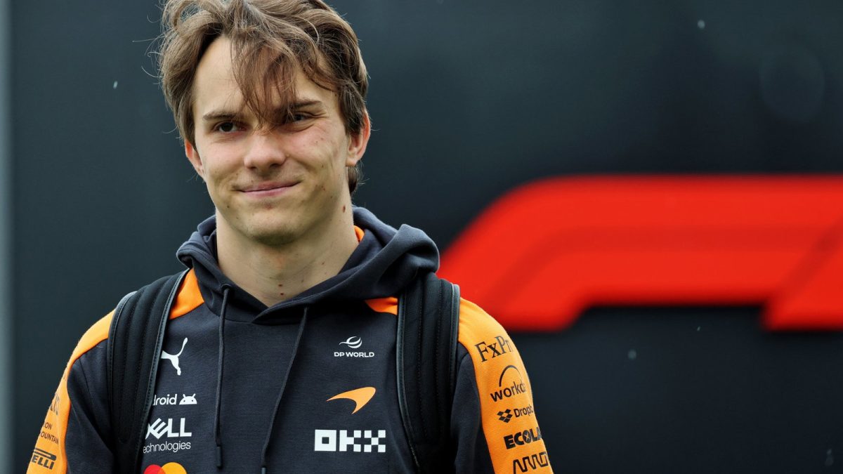 ‘These guys are nuts’ - F1 winner Oscar Piastri makes Isle of Man TT visit