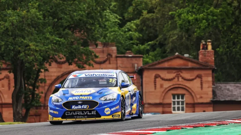 Masterful Performance: Dan Cammish Dominates to Secure BTCC Pole Position at Oulton Park