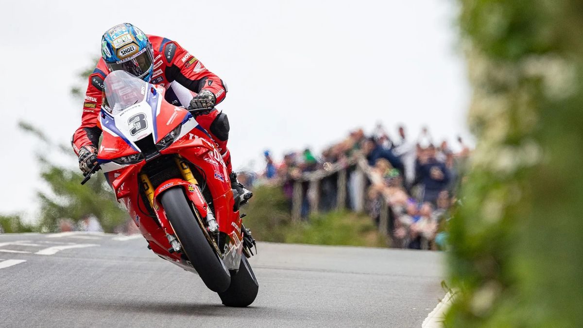 Chaos Unleashed: Senior TT Halts in Its Tracks on Lap Two