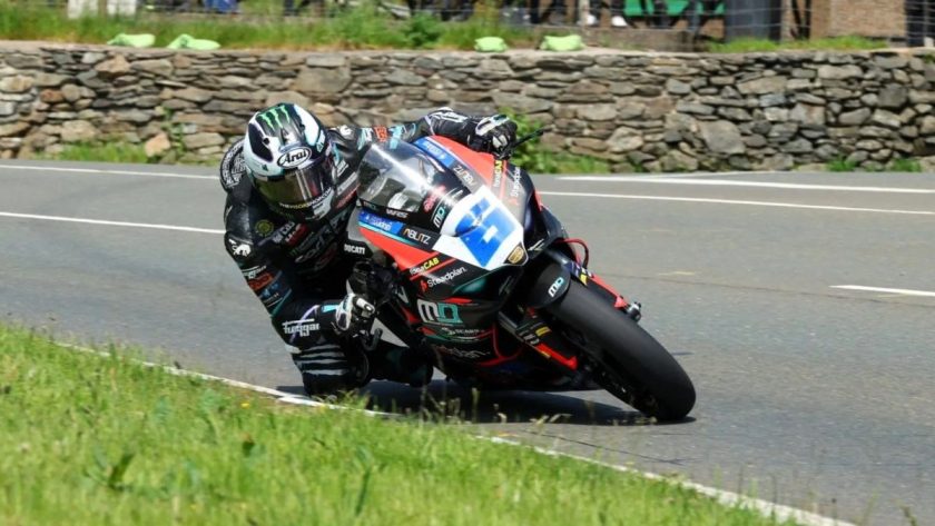 Michael Dunlop extends Isle of Man TT Supersport win streak in shortened Race 1
